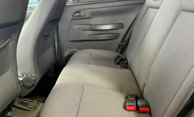 VW - VolksWagen Fox Plus 1.0Mi/ 1.0Mi Total Flex 8V 4p 2010 Flex-6