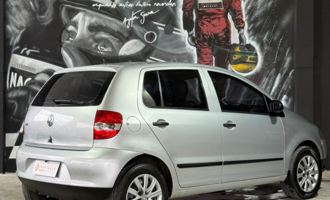 VW - VolksWagen Fox Plus 1.0Mi/ 1.0Mi Total Flex 8V 4p 2010 Flex-4