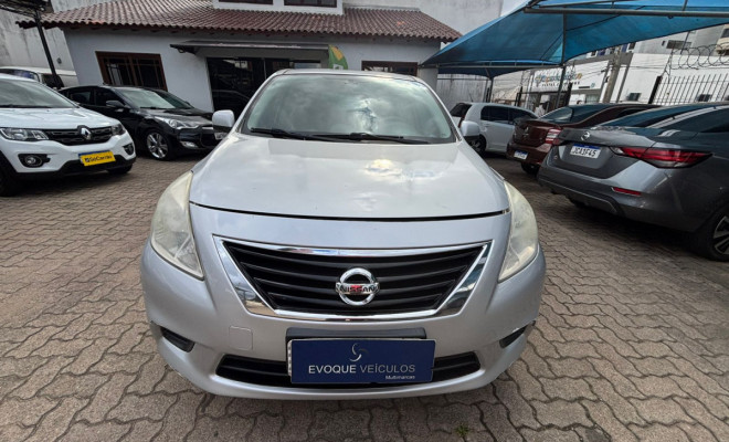 Nissan VERSA SV 1.6 16V Flex Fuel 4p Mec. 2014 Flex-4