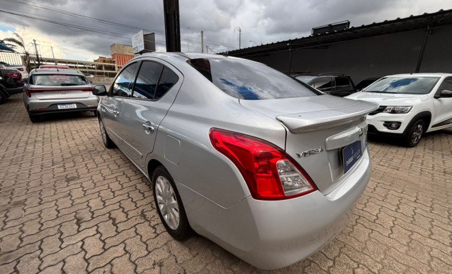 Nissan VERSA SV 1.6 16V Flex Fuel 4p Mec. 2014 Flex-1