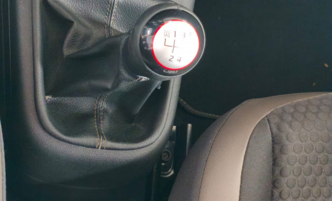 VW - VolksWagen up! cross 1.0 TSI Total Flex 12V 5p 2016 Flex-11