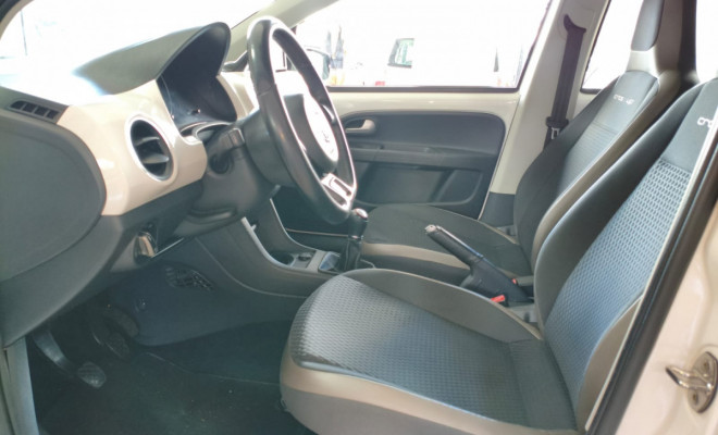 VW - VolksWagen up! cross 1.0 TSI Total Flex 12V 5p 2016 Flex-4