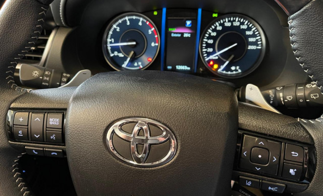 Toyota Hilux SW4 SRX Platinum 2.8 TB 4x4 Diesel Aut. 2025-7