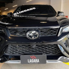 Toyota Hilux SW4 SRX Platinum 2.8 TB 4x4 Diesel Aut. 2025-1