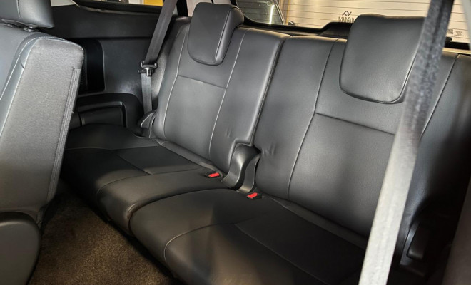 Toyota Hilux SW4 SRX Platinum 2.8 TB 4x4 Diesel Aut. 2025-13