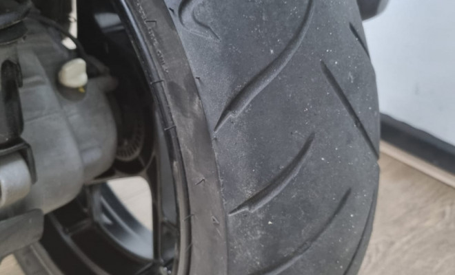 YAMAHA XMAX 250 CONNECTED  2025 Gasolina-14