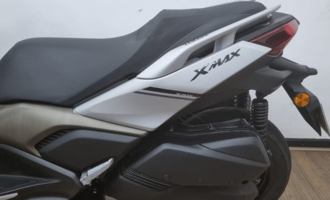 YAMAHA XMAX 250 CONNECTED  2025 Gasolina-8