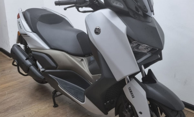 YAMAHA XMAX 250 CONNECTED  2025 Gasolina-0