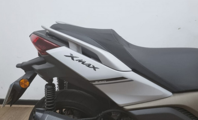 YAMAHA XMAX 250 CONNECTED  2025 Gasolina-5