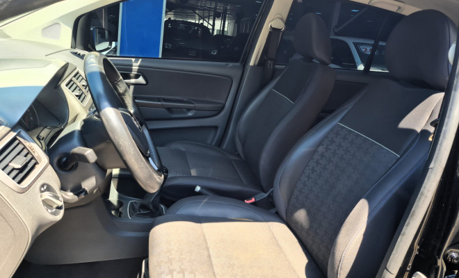 Fox Comfortline 1.6 2017 Guarujá-7