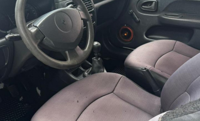 Renault Clio Authentique 1.0/1.0 Hi-Power 16V 3p 2014 Gasolina-4