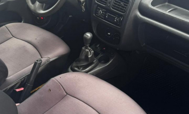 Renault Clio Authentique 1.0/1.0 Hi-Power 16V 3p 2014 Gasolina-2