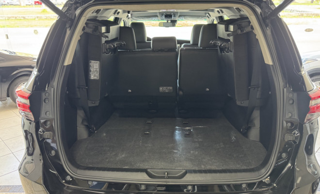 Toyota Hilux SW4 SRX 4x4 2.8 TDI 16V Dies. Aut. 2022 Diesel-6