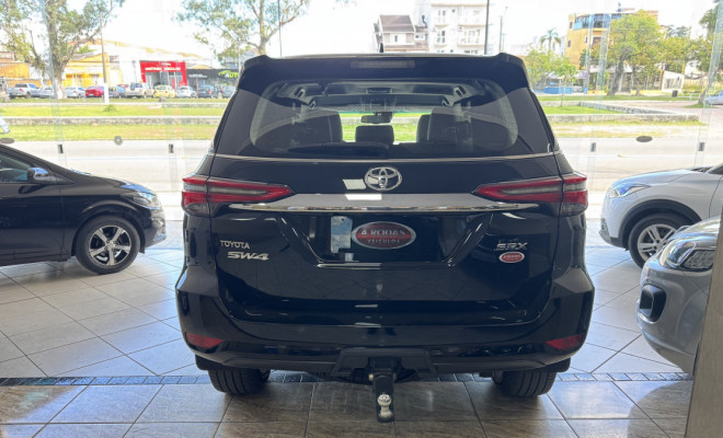 Toyota Hilux SW4 SRX 4x4 2.8 TDI 16V Dies. Aut. 2022 Diesel-1