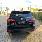 Toyota Hilux SW4 SRX Plat. 4x4 2.8 TB Die. Aut. 2024 Diesel-5