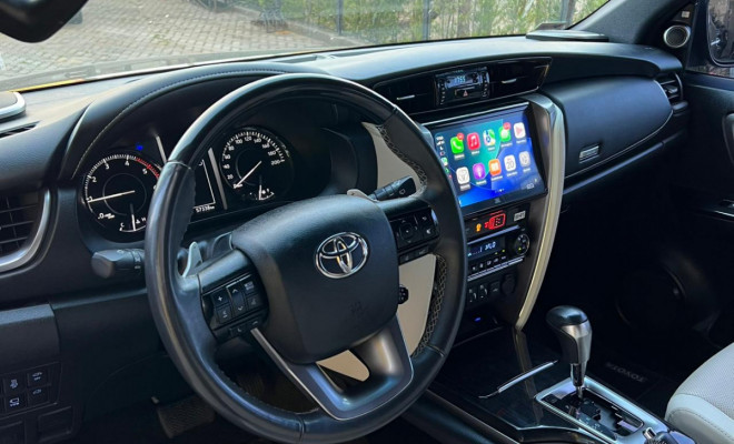 Toyota Hilux SW4 SRX Plat. 4x4 2.8 TB Die. Aut. 2024 Diesel-2