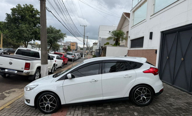 Ford Focus TITANIUM 2.0 5p Aut. 2016 Flex-3