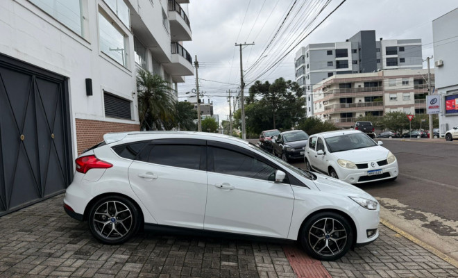 Ford Focus TITANIUM 2.0 5p Aut. 2016 Flex-2