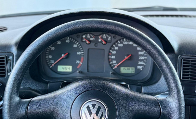 VW - VolksWagen Golf 1.6Mi/ 1.6Mi Gener./Black & Silver 2003 Gasolina-6