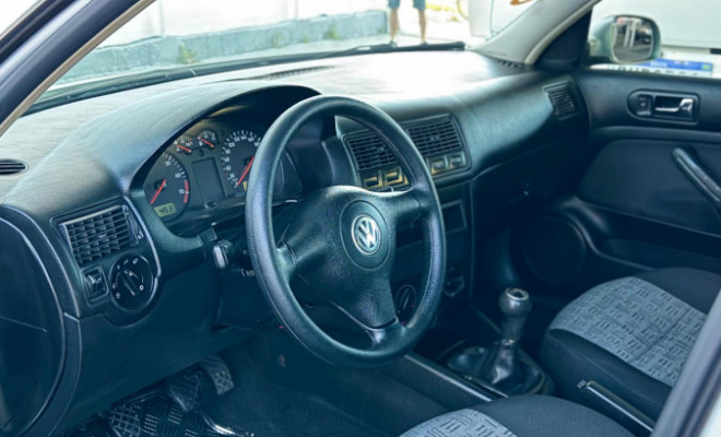 VW - VolksWagen Golf 1.6Mi/ 1.6Mi Gener./Black & Silver 2003 Gasolina-7