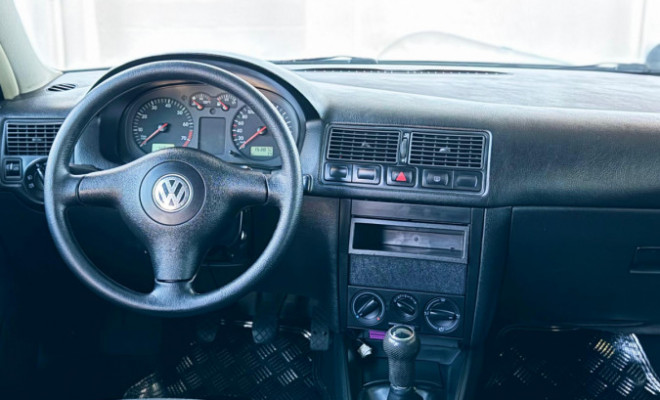 VW - VolksWagen Golf 1.6Mi/ 1.6Mi Gener./Black & Silver 2003 Gasolina-8