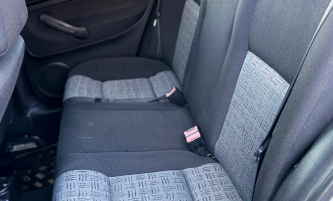 VW - VolksWagen Golf 1.6Mi/ 1.6Mi Gener./Black & Silver 2003 Gasolina-12