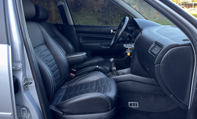 VW - VolksWagen Golf Sportline 1.6 Mi Total Flex 8V 4p 2010 Flex-6