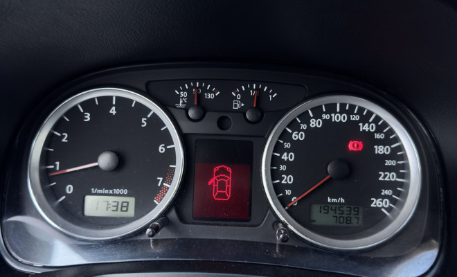 VW - VolksWagen Golf Sportline 1.6 Mi Total Flex 8V 4p 2010 Flex-11