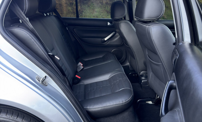 VW - VolksWagen Golf Sportline 1.6 Mi Total Flex 8V 4p 2010 Flex-7