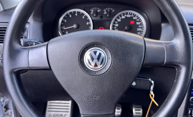 VW - VolksWagen Golf Sportline 1.6 Mi Total Flex 8V 4p 2010 Flex-8