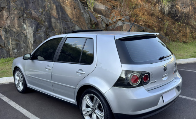 VW - VolksWagen Golf Sportline 1.6 Mi Total Flex 8V 4p 2010 Flex-4