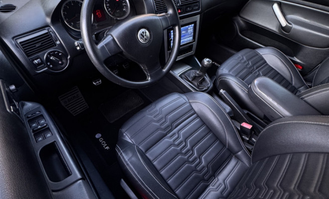 VW - VolksWagen Golf Sportline 1.6 Mi Total Flex 8V 4p 2010 Flex-9