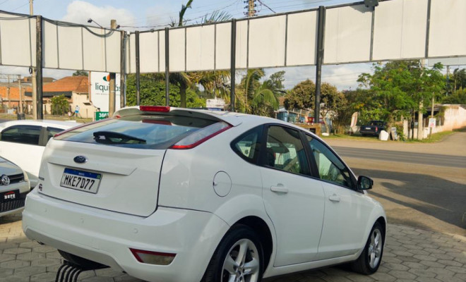 Ford Focus 2.0 16V/SE/SE Plus Flex 5p Aut. 2013 Flex-4