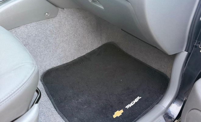 GM - Chevrolet TRACKER 2.0 16v 128cv MPFI 4x4 5p 2009 Gasolina-12