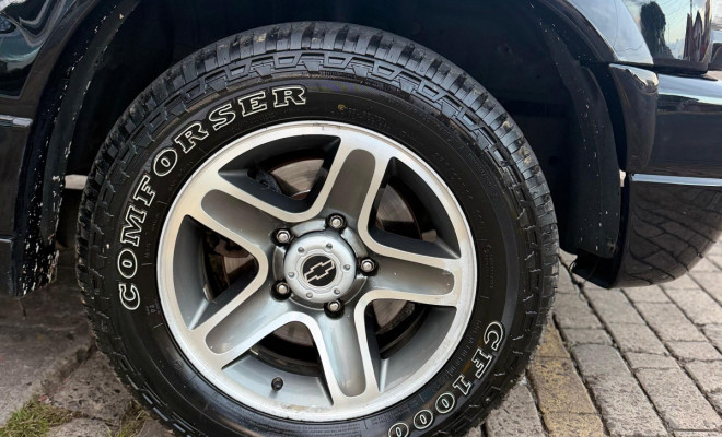 GM - Chevrolet TRACKER 2.0 16v 128cv MPFI 4x4 5p 2009 Gasolina-7