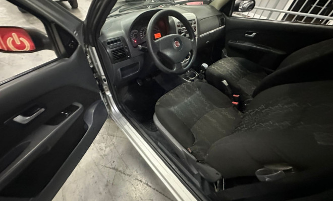 Fiat Strada Trekking 1.4 mpi Fire Flex 8V CE 2010 Flex-7