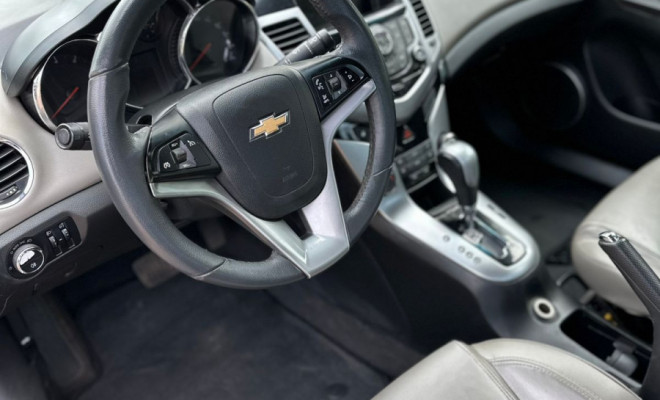 GM - Chevrolet CRUZE LTZ 1.8 16V FlexPower 4p Aut. 2013 Flex-9