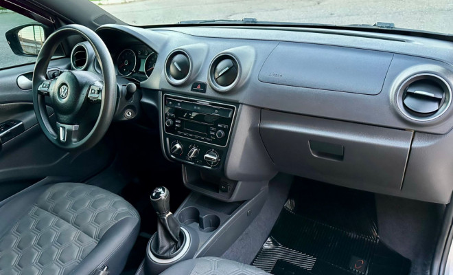 VW VOYAGE SELEÇÃO 1.0 Mi Total Flex - 2014-8