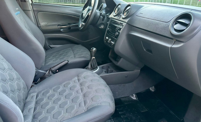 VW VOYAGE SELEÇÃO 1.0 Mi Total Flex - 2014-7