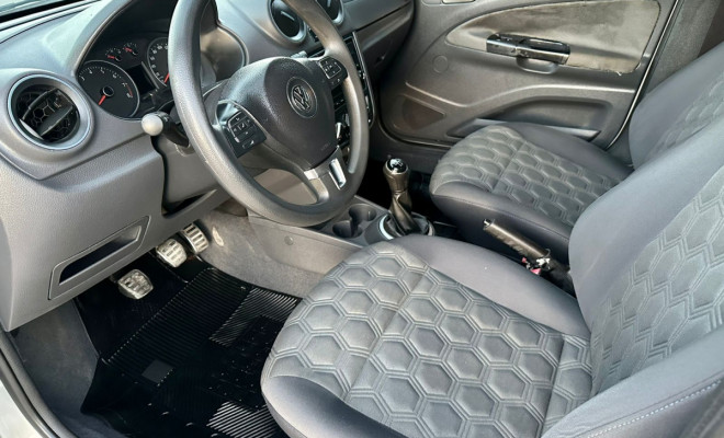 VW VOYAGE SELEÇÃO 1.0 Mi Total Flex - 2014-9