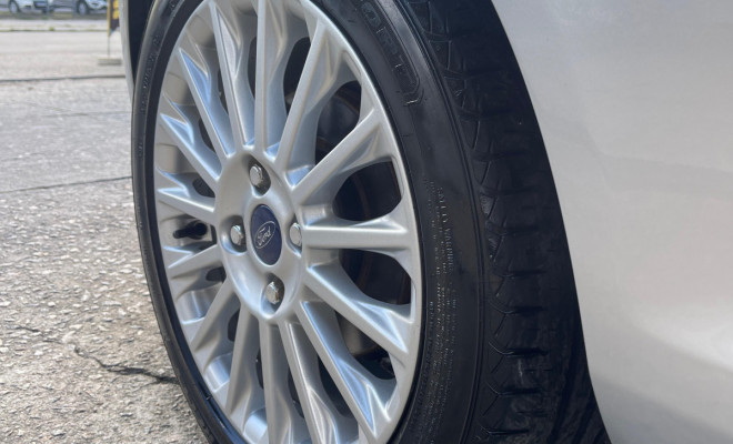 New Fiesta TITANIUM 1.6 16V Flex Aut. 2015-14