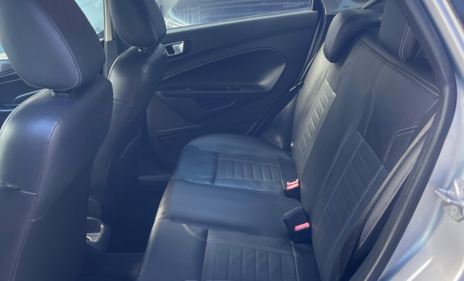 New Fiesta TITANIUM 1.6 16V Flex Aut. 2015-10