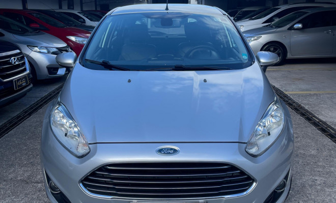 New Fiesta TITANIUM 1.6 16V Flex Aut. 2015-0