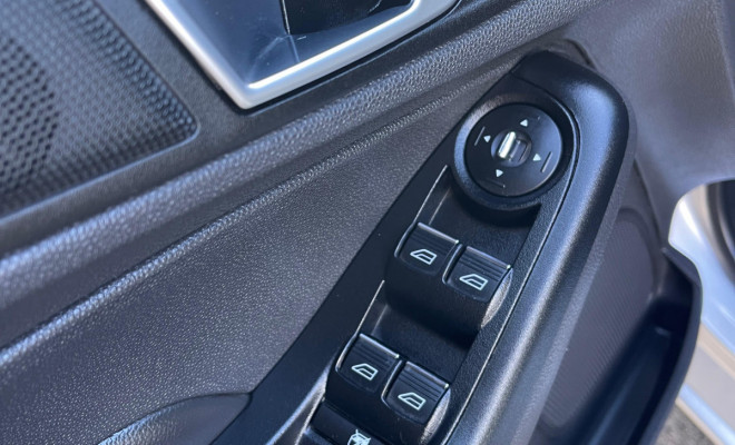 New Fiesta TITANIUM 1.6 16V Flex Aut. 2015-9