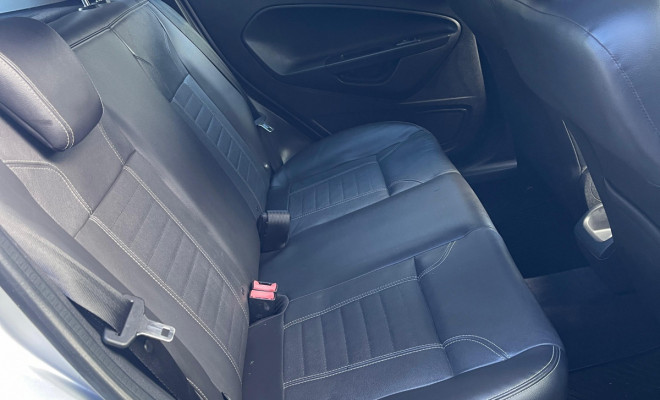 New Fiesta TITANIUM 1.6 16V Flex Aut. 2015-12