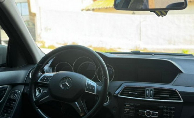 Mercedes-Benz C-180 CGI Sport 1.6 TB 16V 156cv Aut. 2013 Gasolina-8