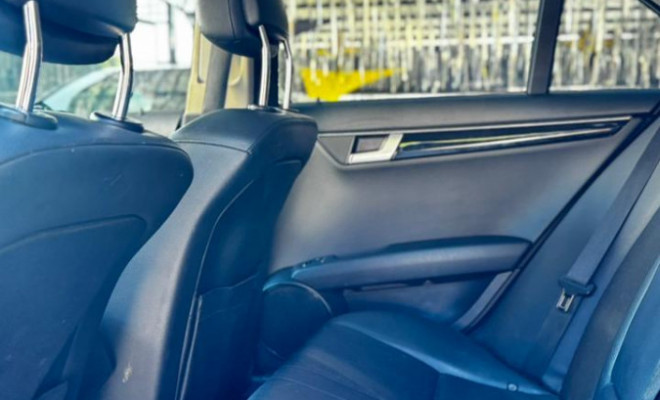 Mercedes-Benz C-180 CGI Sport 1.6 TB 16V 156cv Aut. 2013 Gasolina-10