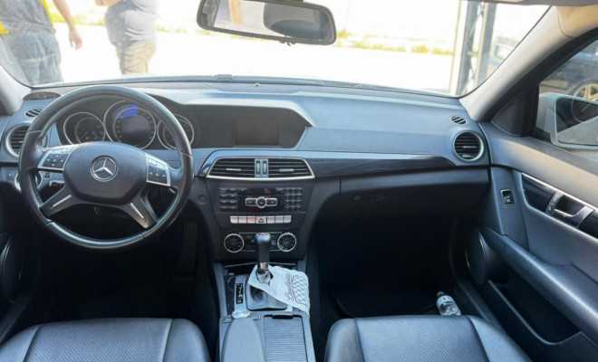 Mercedes-Benz C-180 CGI Sport 1.6 TB 16V 156cv Aut. 2013 Gasolina-9