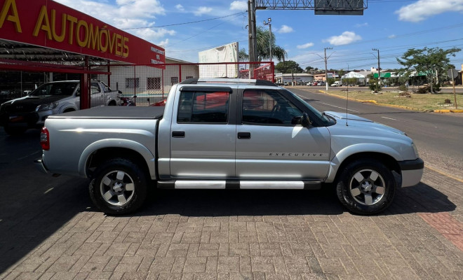 GM - Chevrolet S10 Pick-Up Exec. 2.8 4x4 CD TB Int.Dies 2010 Diesel-4