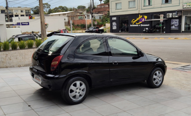 GM - Chevrolet Celta 1.0/Super/N.Piq.1.0 MPFi VHC 8V 3p 2003 Gasolina-1